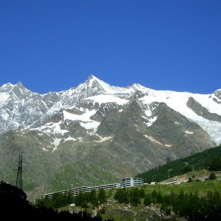 Camping Schonblick Im Saas-Tal Hotel Bagian luar foto