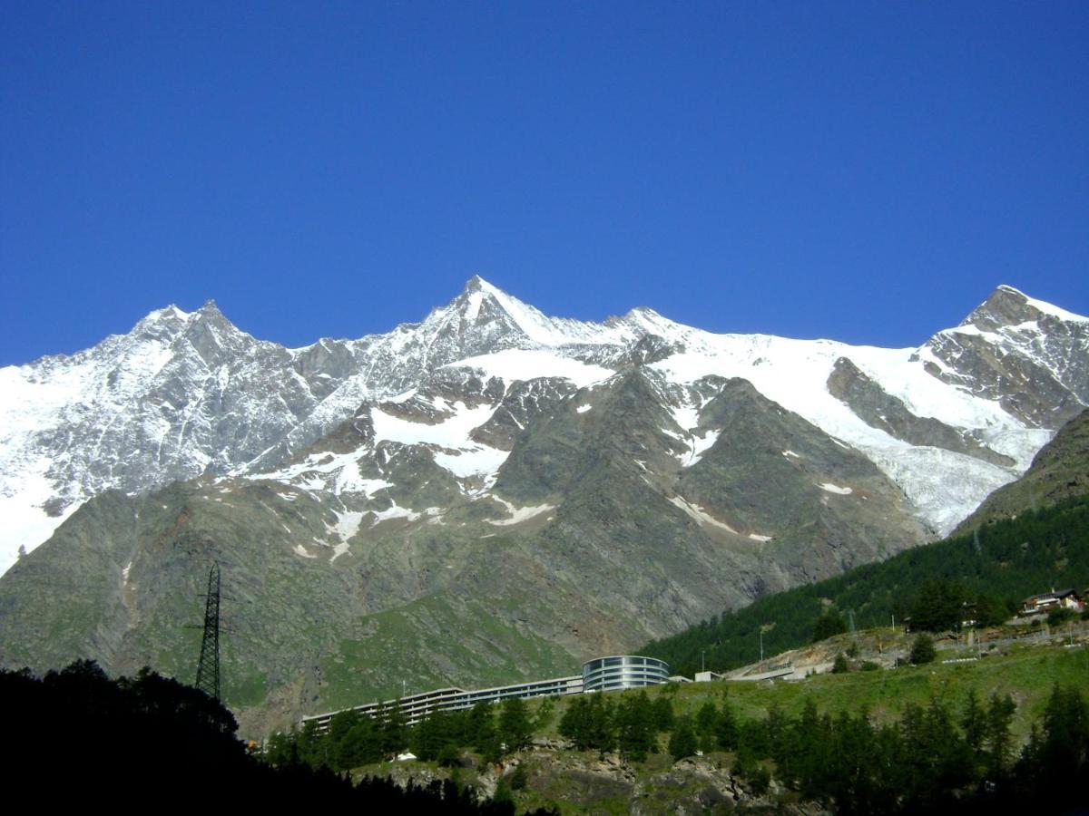 Camping Schonblick Im Saas-Tal Hotel Bagian luar foto